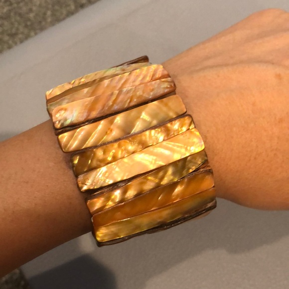 Shell bracelet - Picture 1 of 2